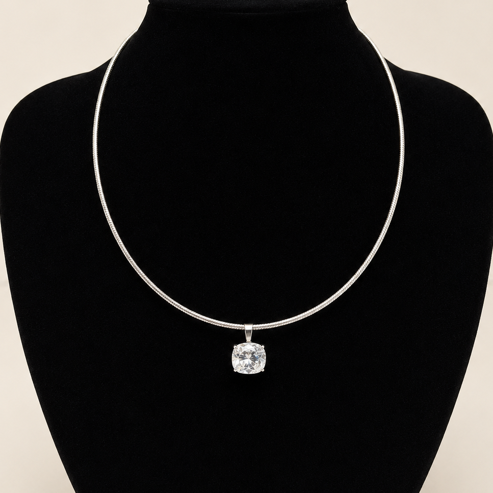 Lira Necklace